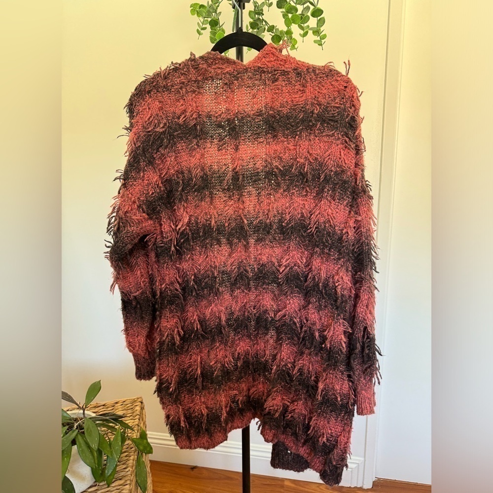 Super cute and fun fringe/shaggy  style cardigan - Picture 5 of 8